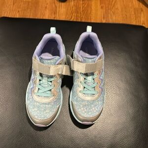 Excellent used condition saucony shoes